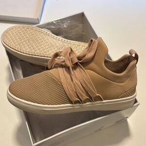 Steve Madden Lancer Sneakers (Blush)